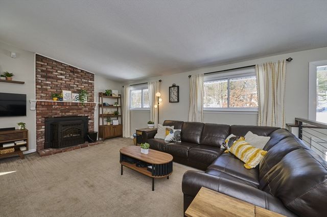 202 Brewer St, Northborough, MA 01532