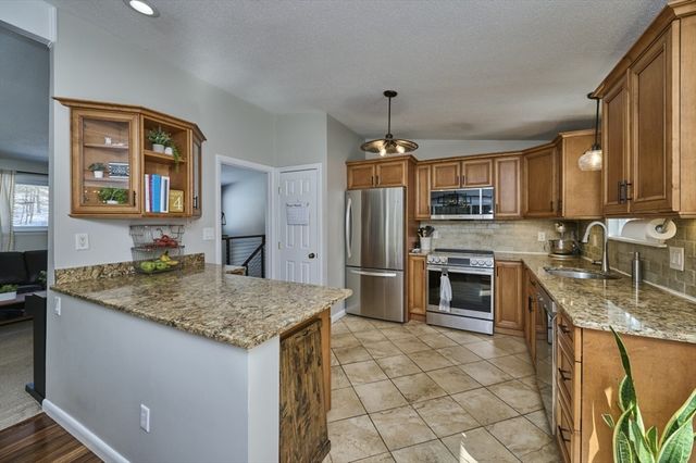 202 Brewer St, Northborough, MA 01532