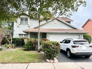 9740 SW 14th St, Pembroke Pines, FL 33025