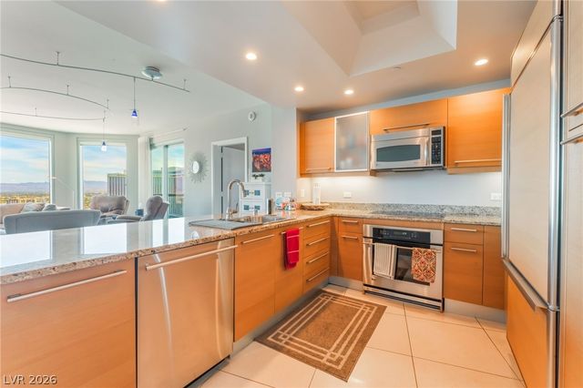 322 Karen Avenue 2201, Las Vegas, NV 89109