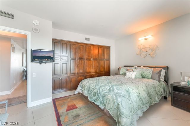 322 Karen Avenue 2201, Las Vegas, NV 89109