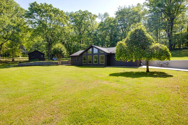 380 Mt Olive Cemetery Rd, Lynnville, TN 38472
