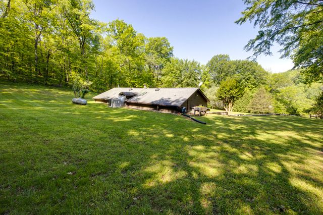 380 Mt Olive Cemetery Rd, Lynnville, TN 38472