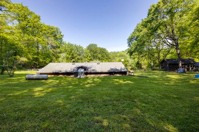 380 Mt Olive Cemetery Rd, Lynnville, TN 38472