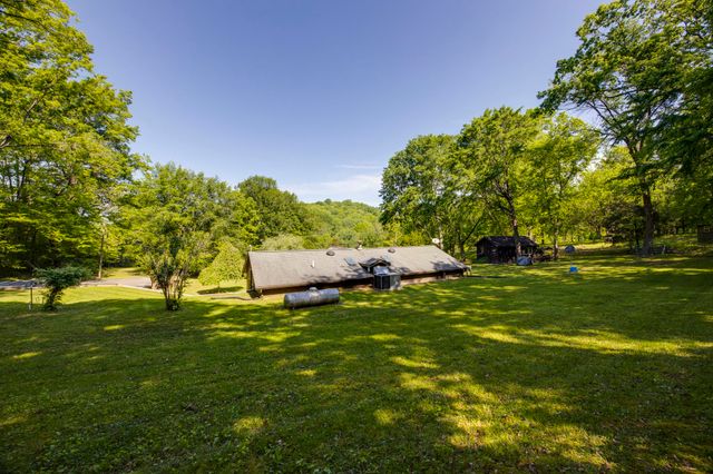 380 Mt Olive Cemetery Rd, Lynnville, TN 38472