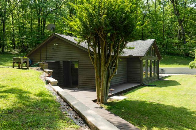 380 Mt Olive Cemetery Rd, Lynnville, TN 38472