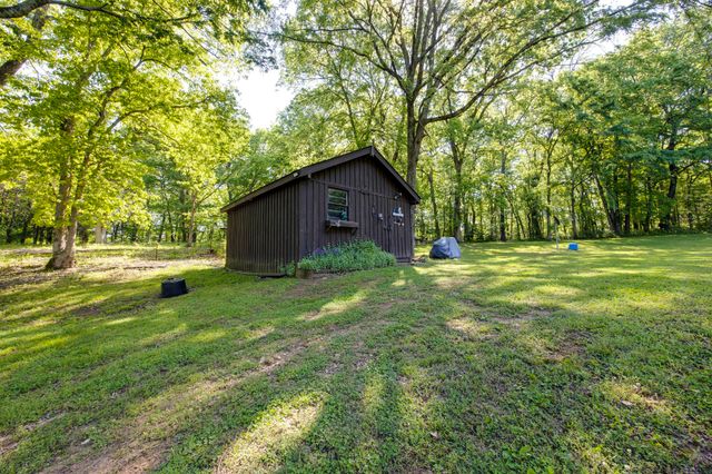 380 Mt Olive Cemetery Rd, Lynnville, TN 38472