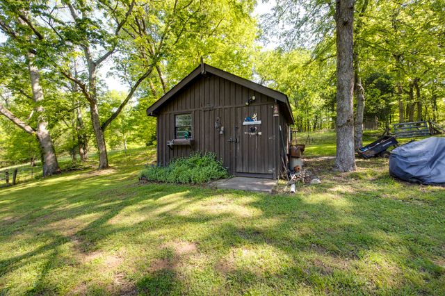 380 Mt Olive Cemetery Rd, Lynnville, TN 38472