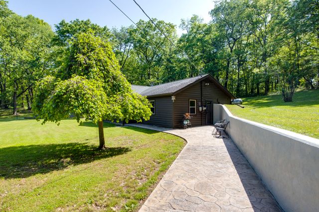 380 Mt Olive Cemetery Rd, Lynnville, TN 38472