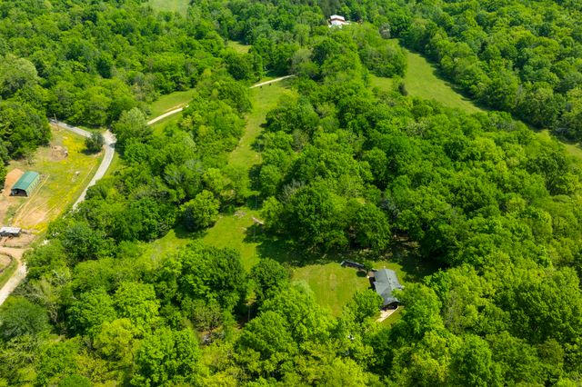 380 Mt Olive Cemetery Rd, Lynnville, TN 38472