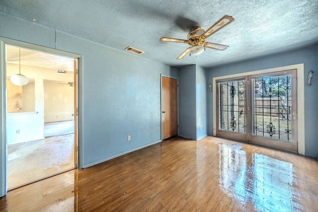 3232 Wilbarger Drive, Dallas, TX 75227