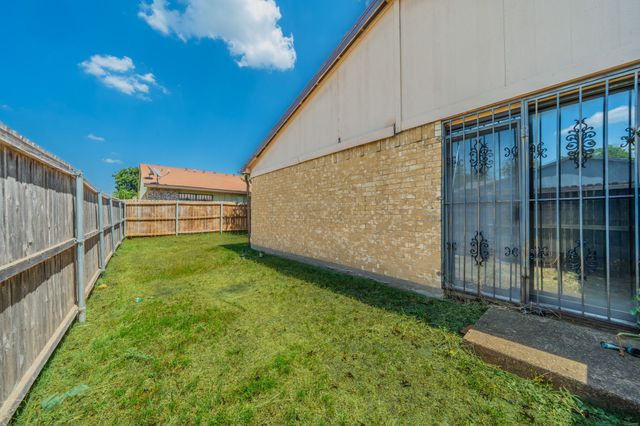 3232 Wilbarger Drive, Dallas, TX 75227