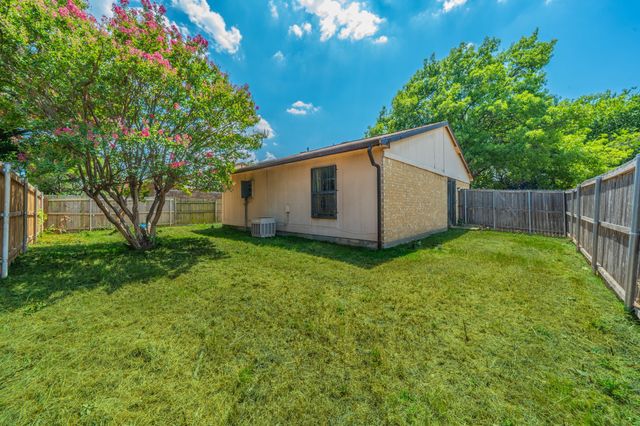 3232 Wilbarger Drive, Dallas, TX 75227