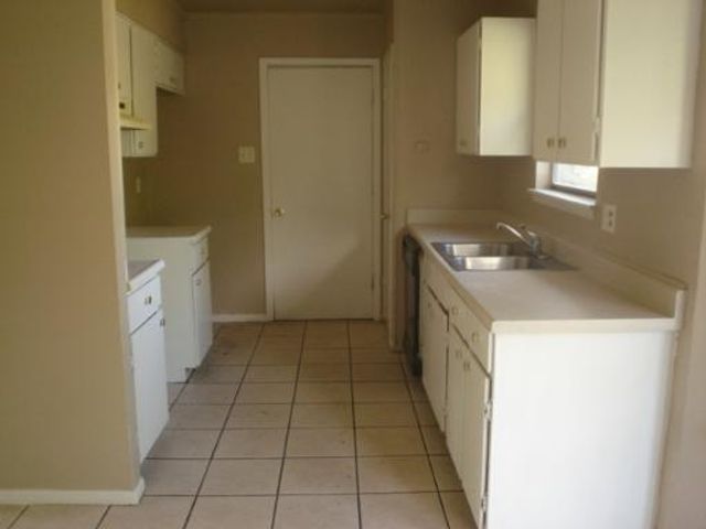 5819 WOODHILL, San Antonio, TX 78218