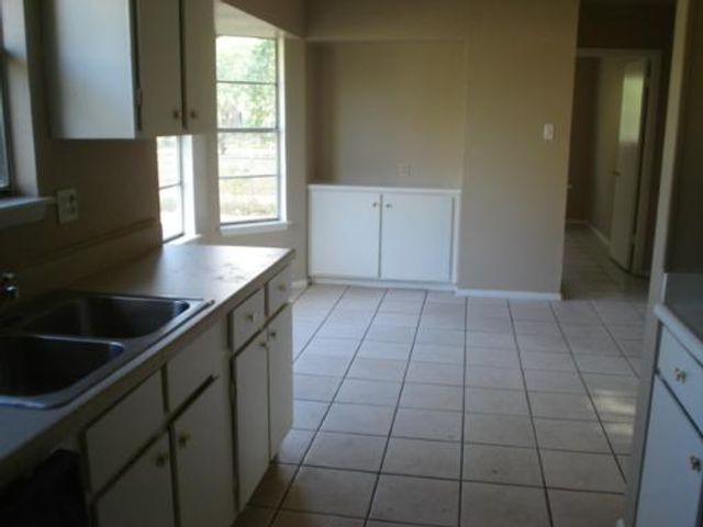 5819 WOODHILL, San Antonio, TX 78218