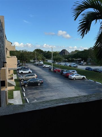 10500 SW 108th Ave B303, Miami, FL 33176