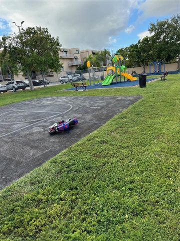 10500 SW 108th Ave B303, Miami, FL 33176