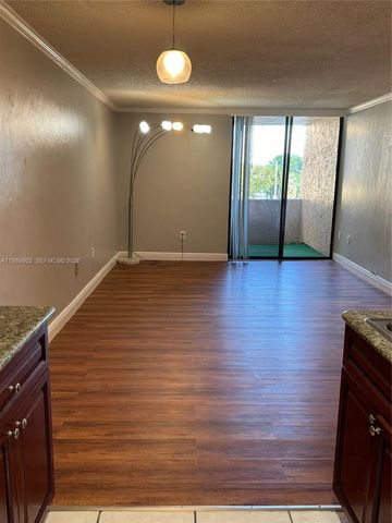 10500 SW 108th Ave B303, Miami, FL 33176