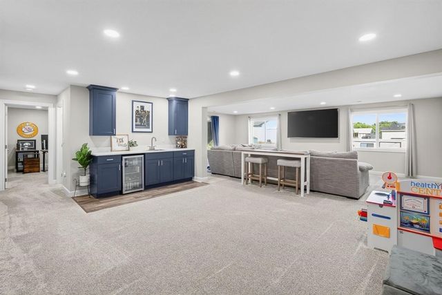 5458 SE 27th Street, Des Moines, IA 50320