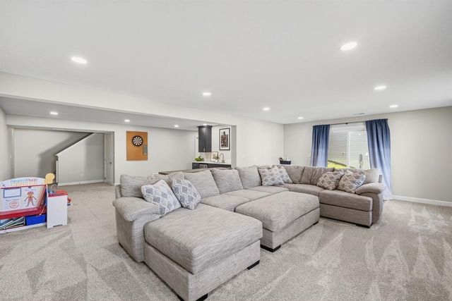 5458 SE 27th Street, Des Moines, IA 50320