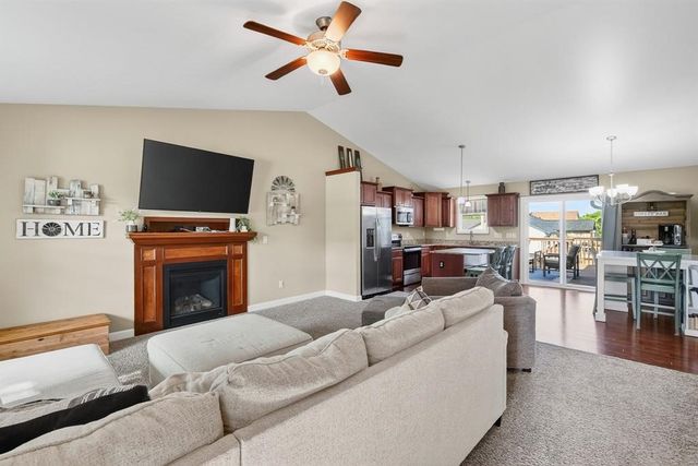 5458 SE 27th Street, Des Moines, IA 50320