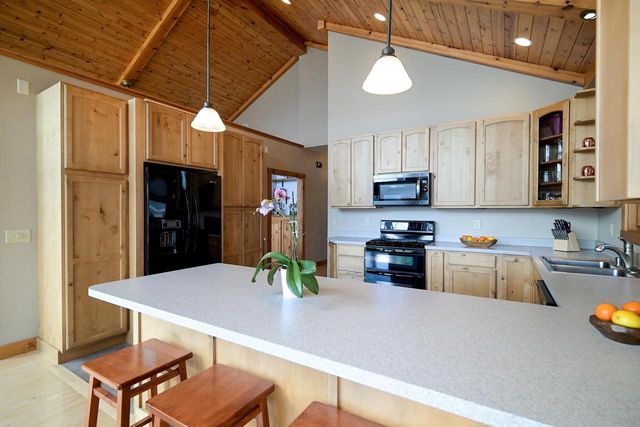 W11323 County Road V, Lodi, WI 53555