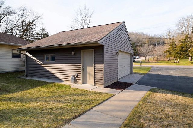 W11323 County Road V, Lodi, WI 53555