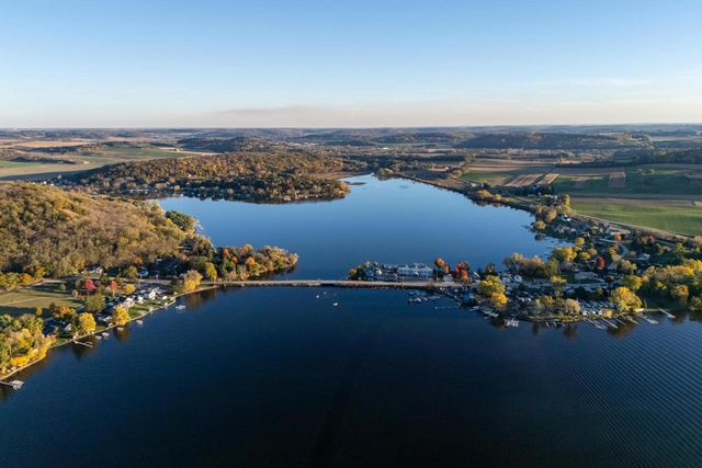 W11323 County Road V, Lodi, WI 53555