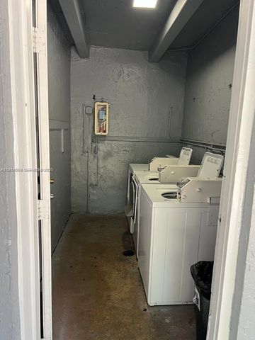 3265 Griffin Rd 101, Dania Beach, FL 33312