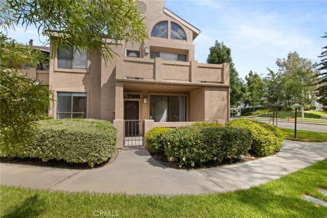5722 E Stillwater 11, Orange, CA 92869