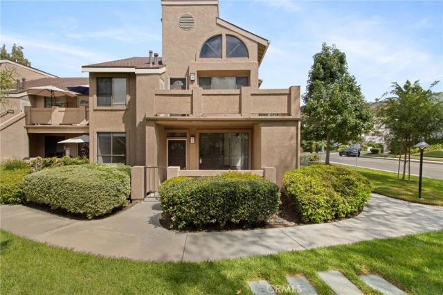 5722 E Stillwater 11, Orange, CA 92869