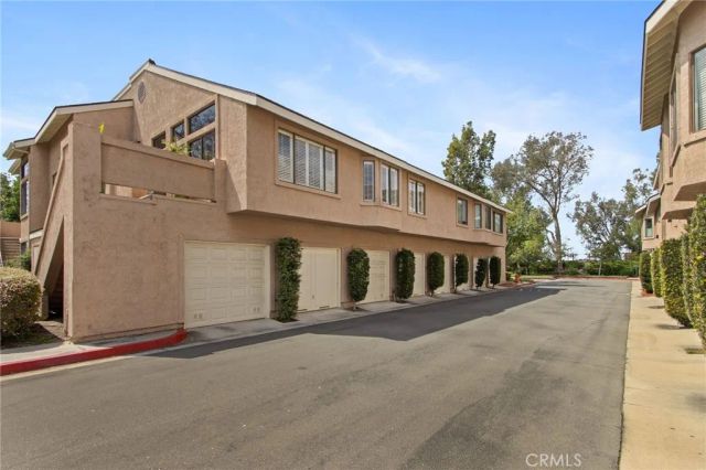 5722 E Stillwater 11, Orange, CA 92869