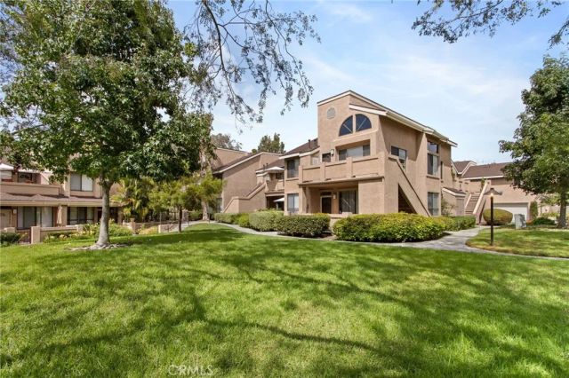 5722 E Stillwater 11, Orange, CA 92869