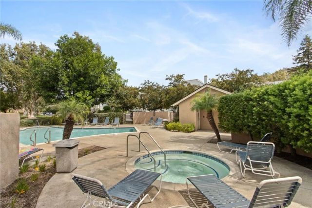 5722 E Stillwater 11, Orange, CA 92869