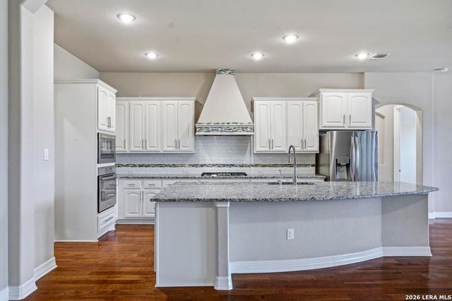 287 Cascade Trail, Castroville, TX 78009