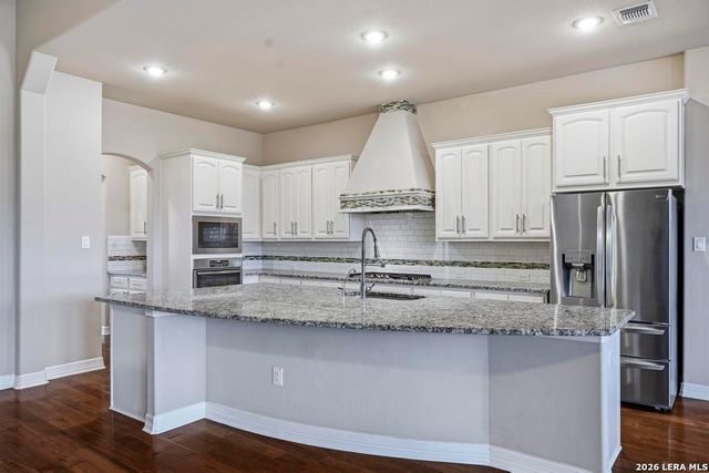 287 Cascade Trail, Castroville, TX 78009