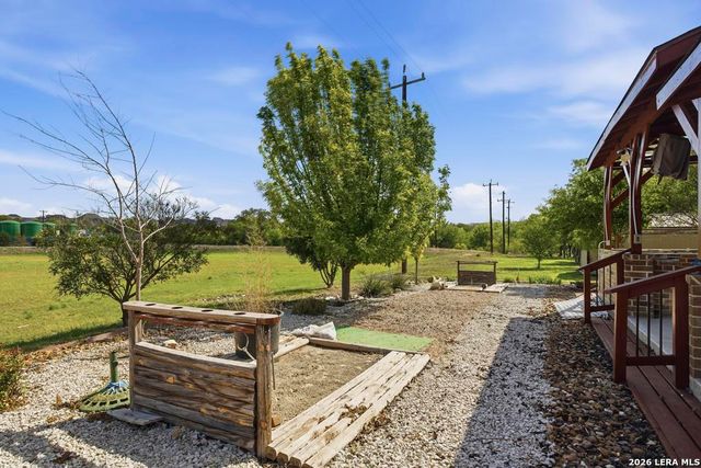 287 Cascade Trail, Castroville, TX 78009