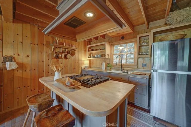 24085 Alpine, Crestline, CA 92325