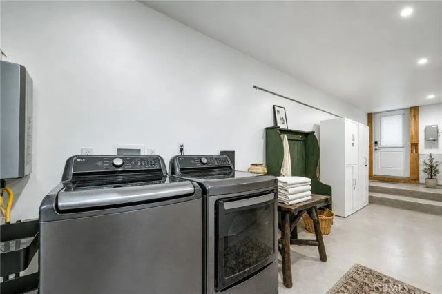 24085 Alpine, Crestline, CA 92325