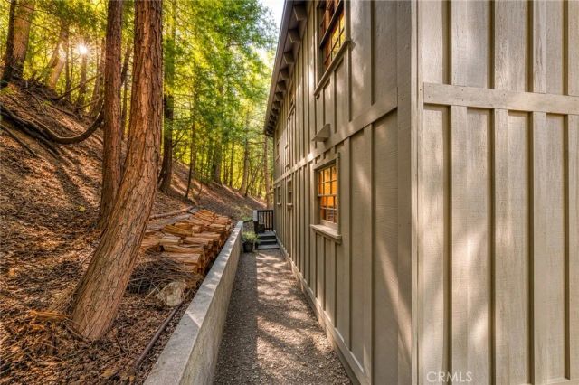 24085 Alpine, Crestline, CA 92325