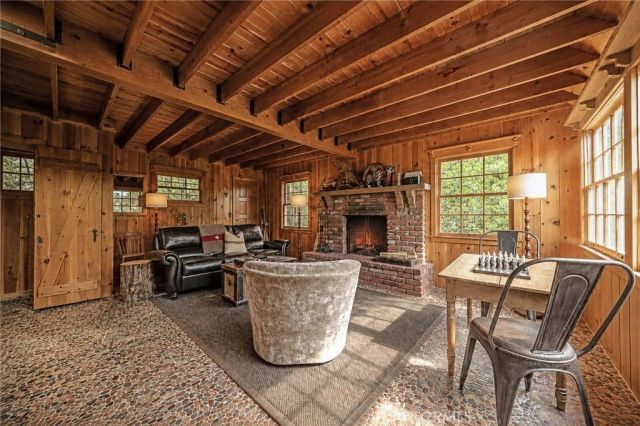 24085 Alpine, Crestline, CA 92325