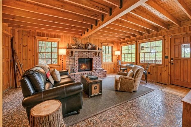 24085 Alpine, Crestline, CA 92325
