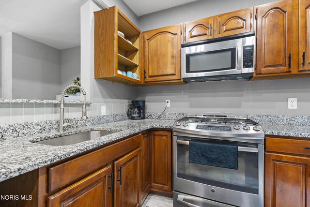 122 Columbia Street, Toledo, OH 43620