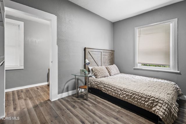 122 Columbia Street, Toledo, OH 43620