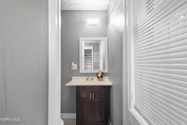 122 Columbia Street, Toledo, OH 43620