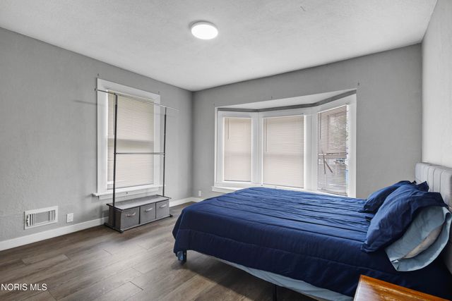 122 Columbia Street, Toledo, OH 43620