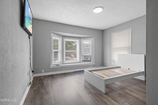 122 Columbia Street, Toledo, OH 43620