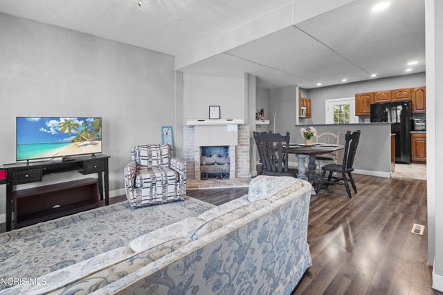 122 Columbia Street, Toledo, OH 43620