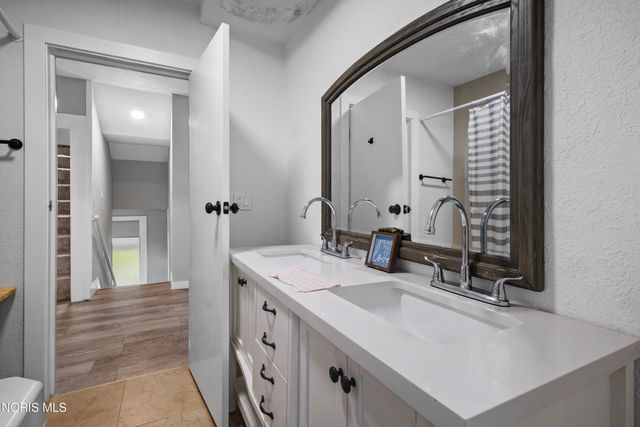 122 Columbia Street, Toledo, OH 43620