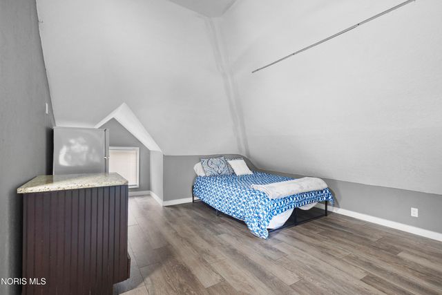 122 Columbia Street, Toledo, OH 43620